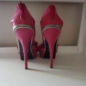 Hot pinks heels